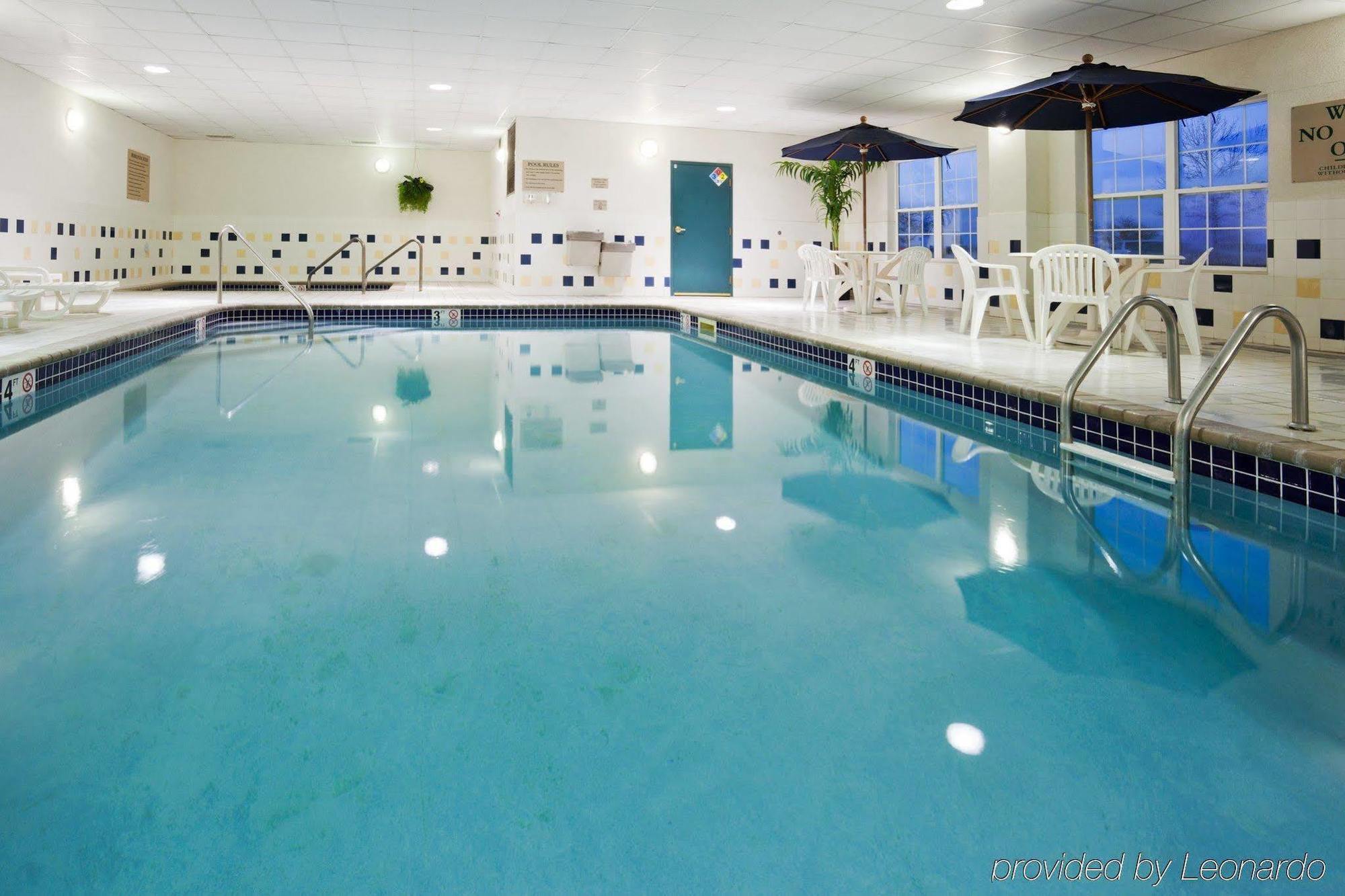 Country Inn & Suites By Radisson, Coralville, Ia Экстерьер фото
